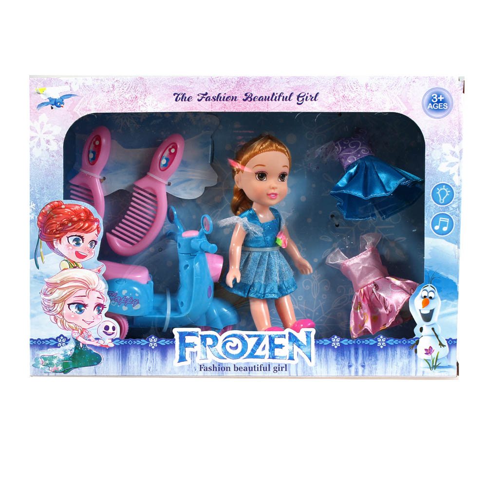 Игровой набор "Снежная принцесса" с куклой, мопедом и сменными нарядами. Свет, звук